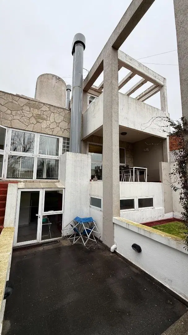 Chalet 5 Amb. con gran parque y gge quincho - mod. diseño - 8