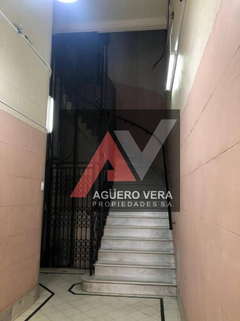 Venta de Oficina 6 Ambientes en Balvanera 4