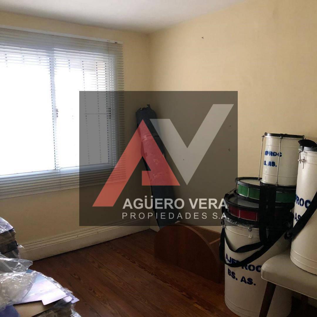 Venta de Oficina 6 Ambientes en Balvanera 2