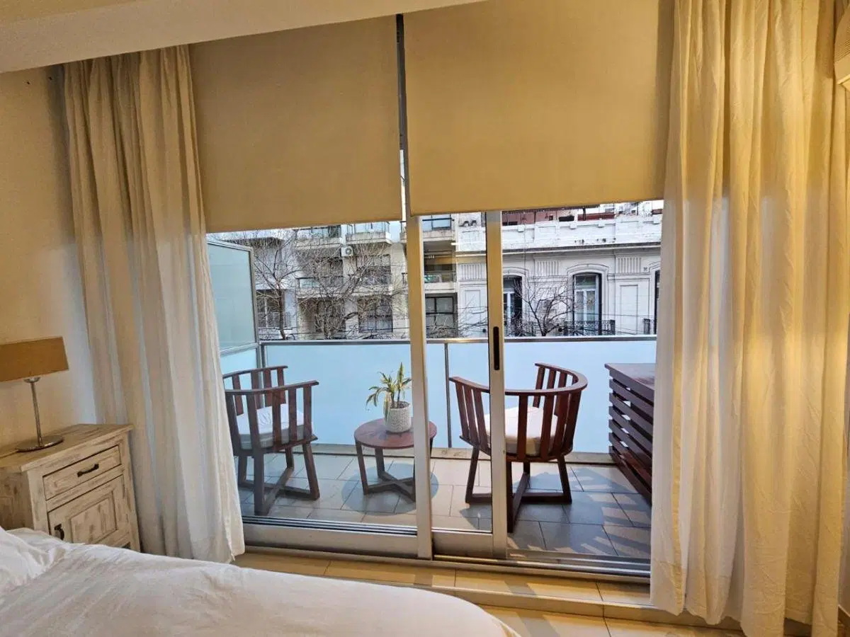 CABELLO Y BULNES AL FRENTE CON BALCON SE VENDE FULL EQUIPADO 2