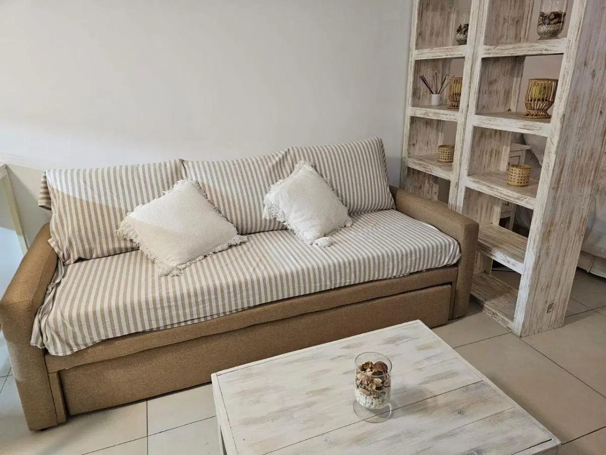 CABELLO Y BULNES AL FRENTE CON BALCON SE VENDE FULL EQUIPADO 3