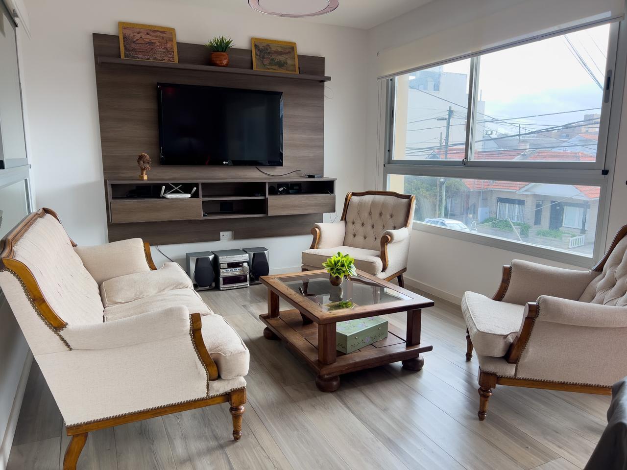 Foto de Departamento 3 ambientes con 2 cocheras en La Perla Norte, imagen 3