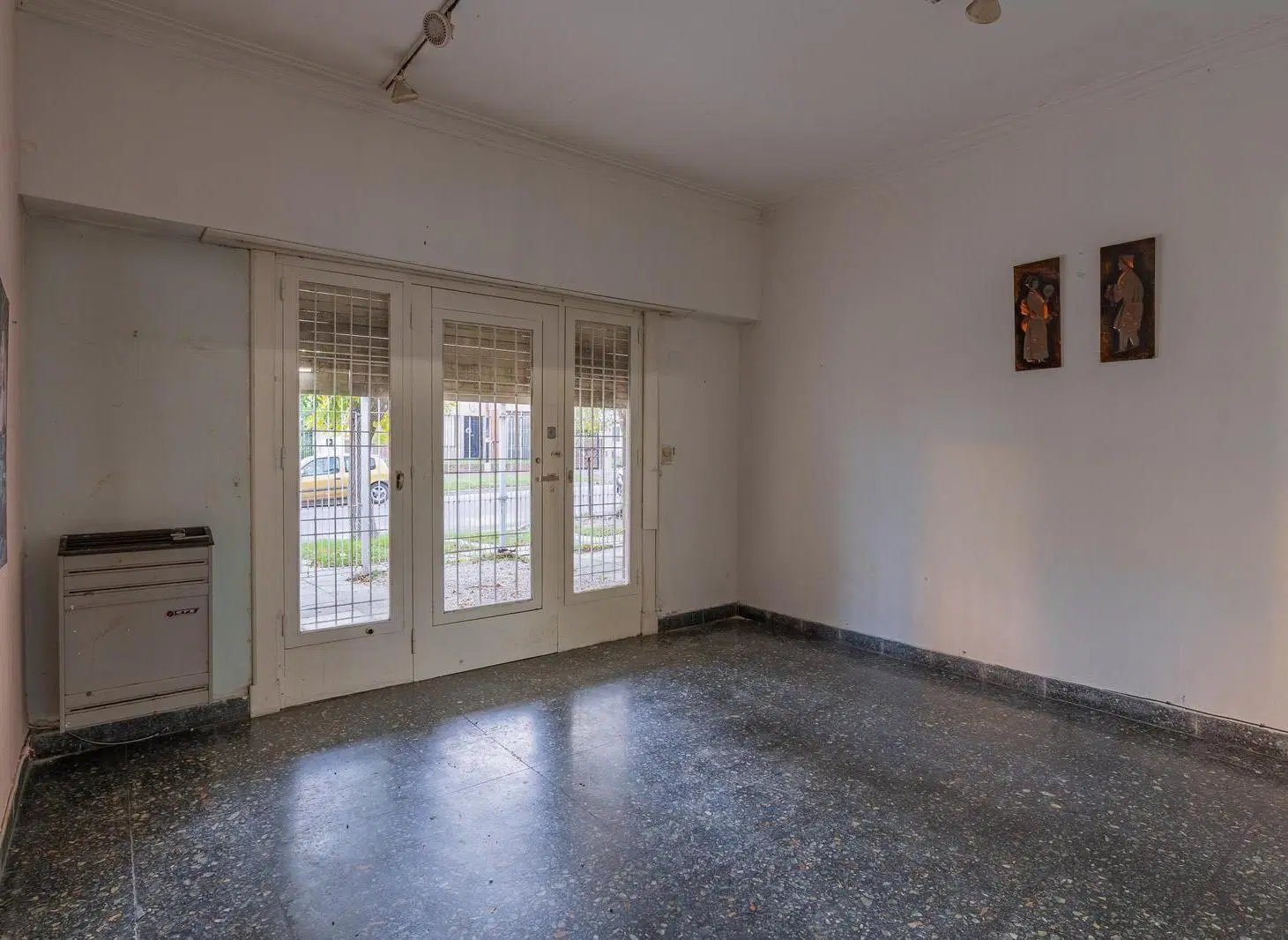 Chalet en venta  de 3 ambientes con garaje y parque 3