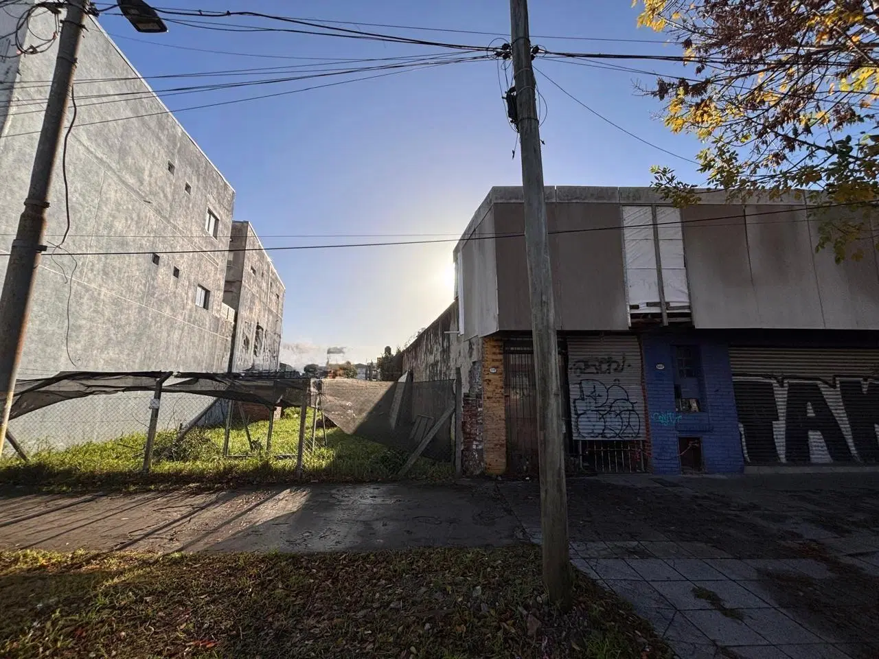 Venta de dos lotes sobre Avenida Juan B Justo 3