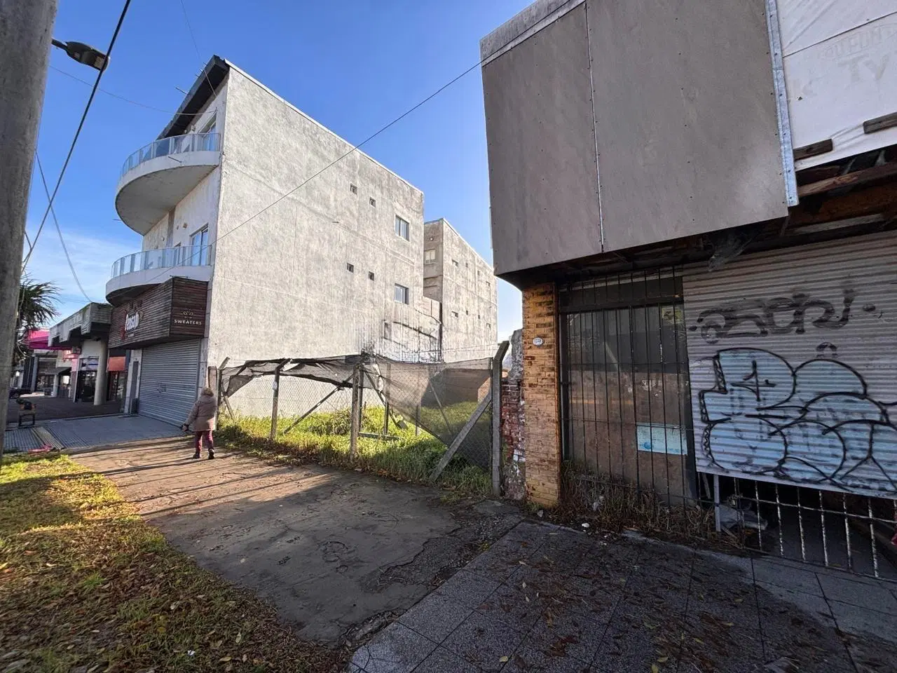 Venta de dos lotes sobre Avenida Juan B Justo 4