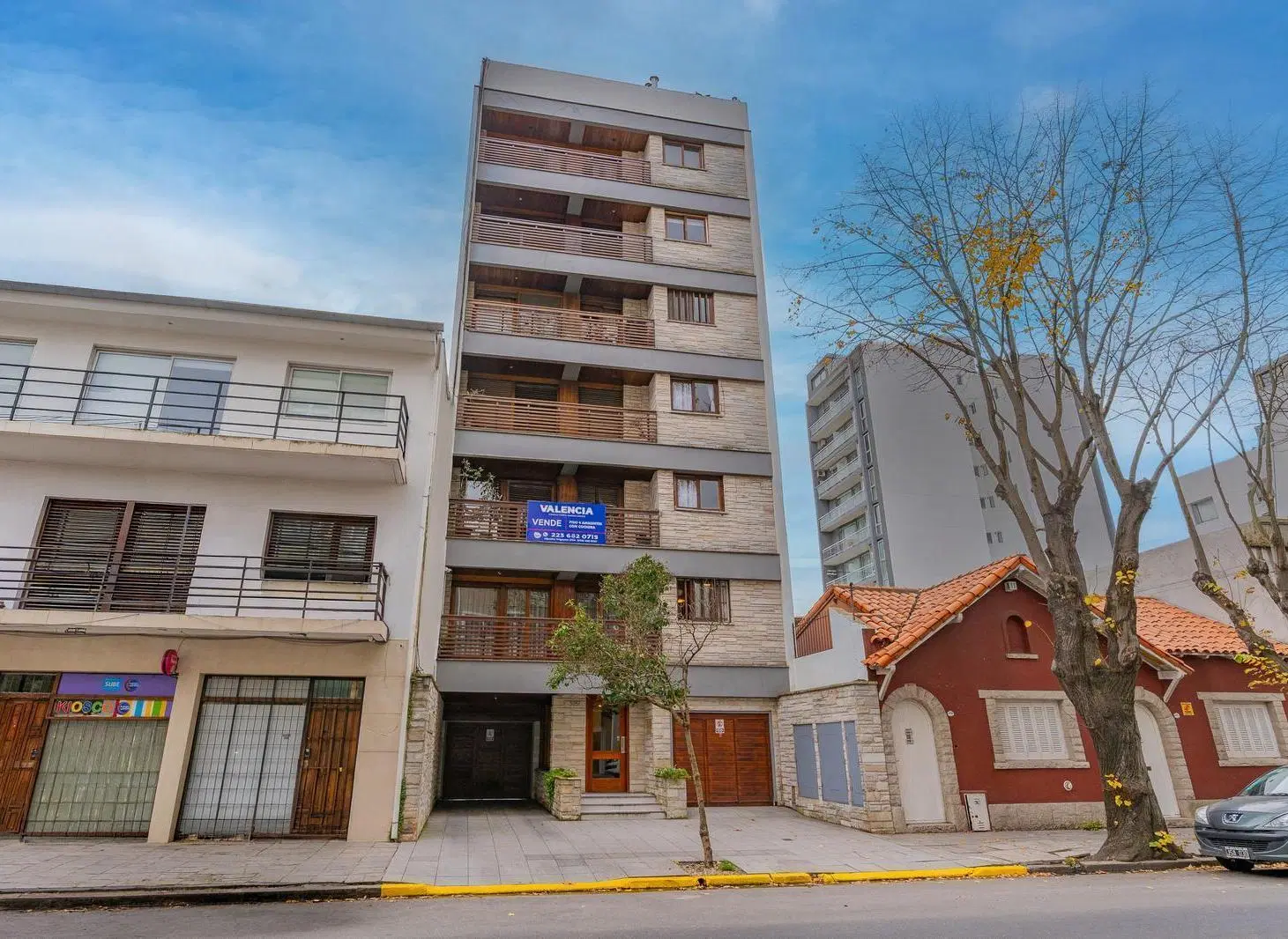 Venta piso de 4 ambientes con cochera en Plaza Mitre 2