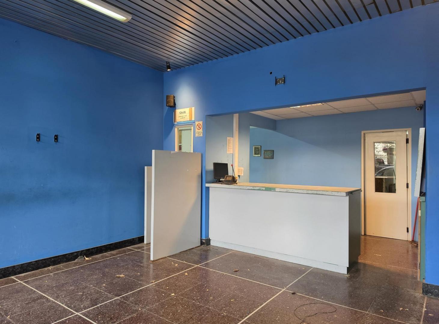 Foto de Local en alquiler de 225 m2 en Rawson y Catamarca, imagen 2