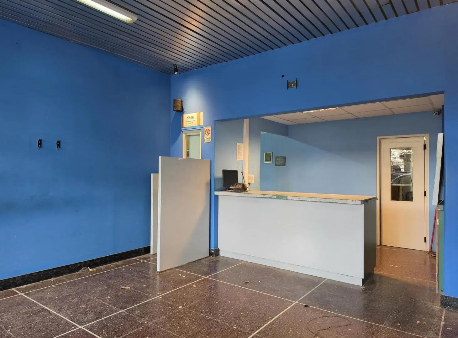 Local en alquiler de 225 m2 en Rawson y Catamarca 2