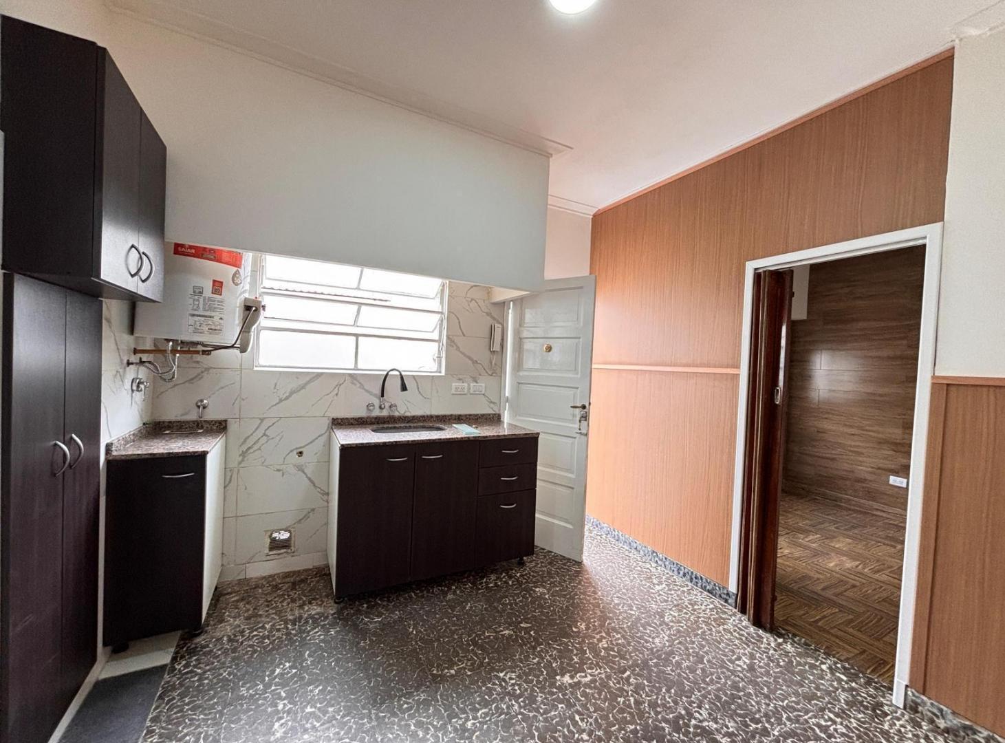 Foto de Alquiler de PH 2 ambientes con patio en Avellaneda y Av. Jara, imagen 2