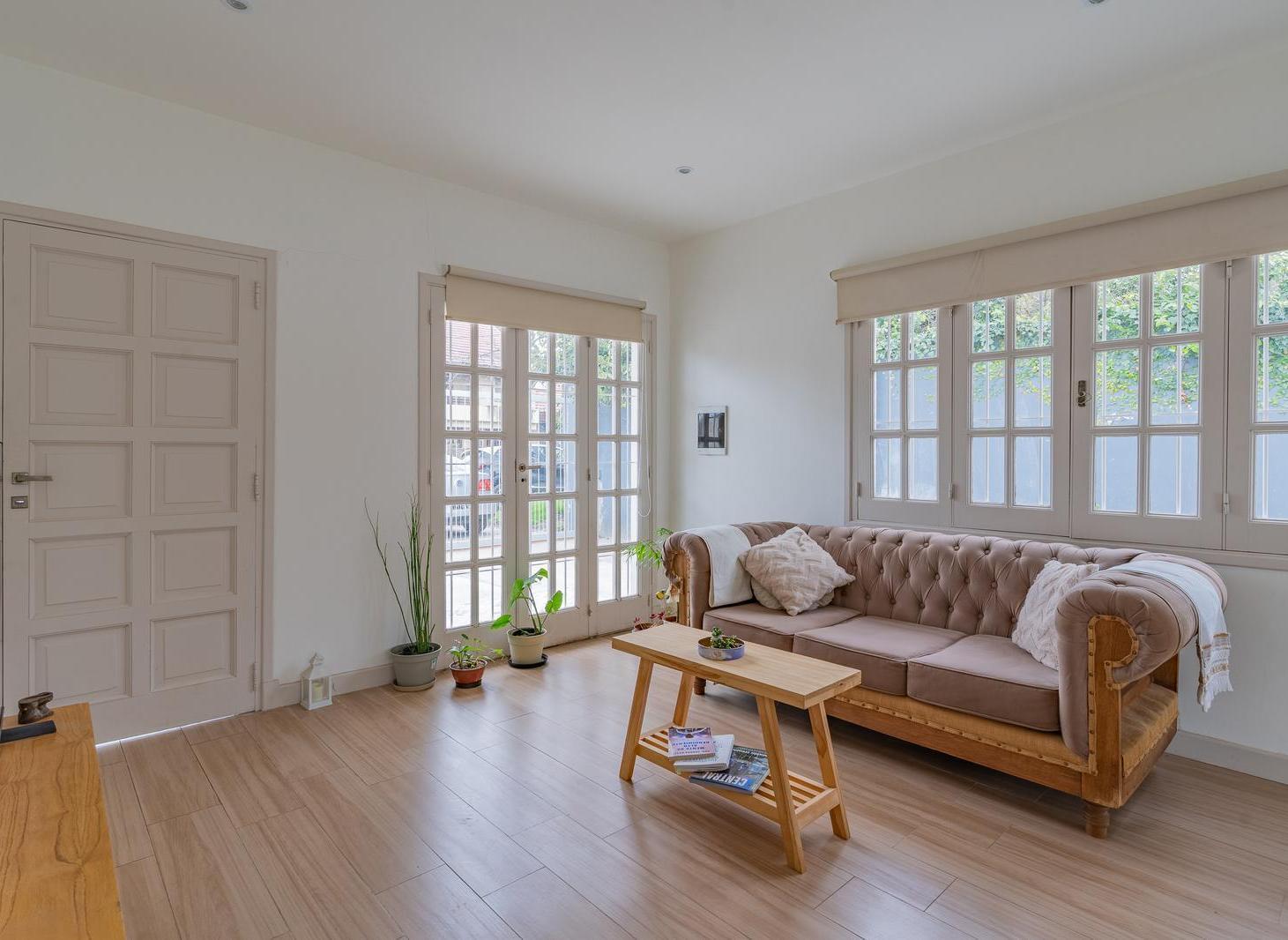 Foto de Casa en venta de 3 ambientes reciclada en Barrio Los Pinares, imagen 2