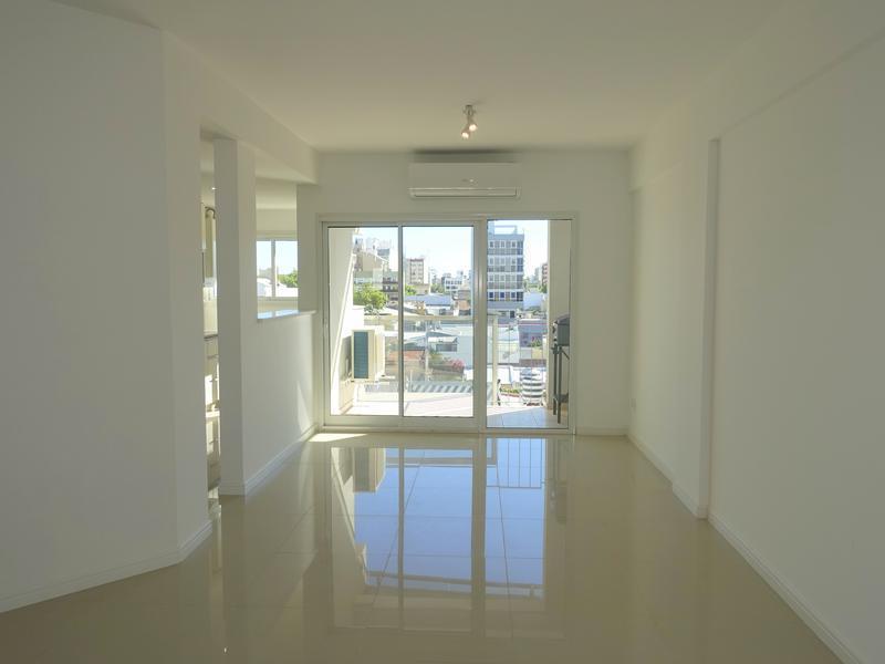 Foto de Semipiso en venta de 3 ambientes con cochera, imagen 1