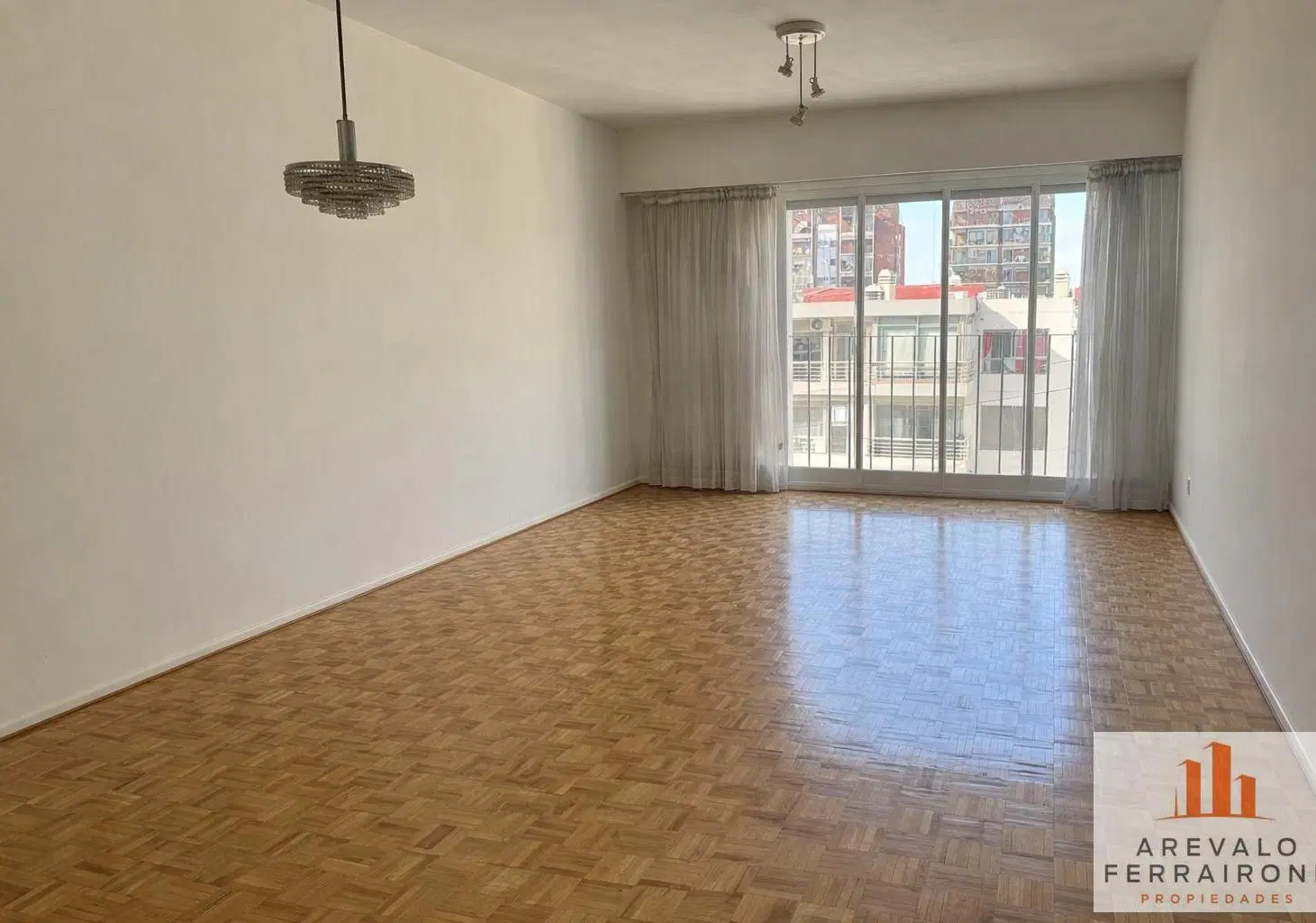 Venta Departamento 4 Ambientes Cochera Baulera y Seguridad 24 hs Palermo 3