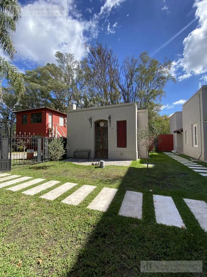 OPORTUNIDAD - PB CON JARDIN Y PARRILLA - 2