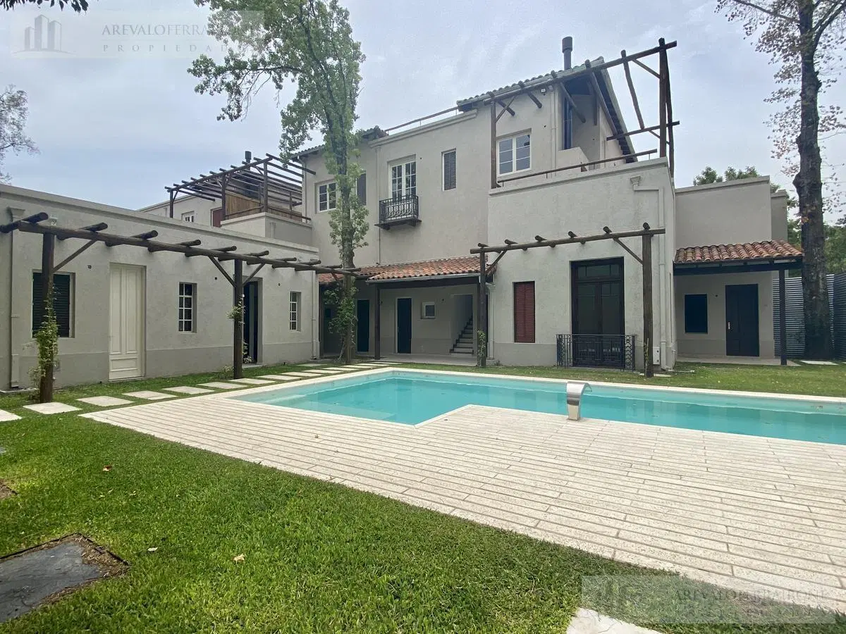 OPORTUNIDAD - PB CON JARDIN Y PARRILLA - 3