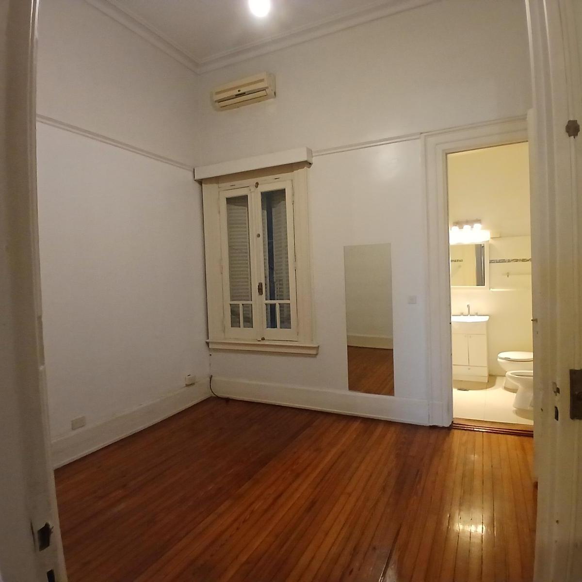 Departamento en Combate de Los Pozos m Av Rivadavia 4