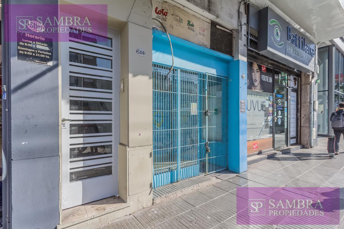 Alquiler Excelente  Planta Alta/Oficina solo Para Uso Comercial, con Frente  sobre Av. Cabildo 3100