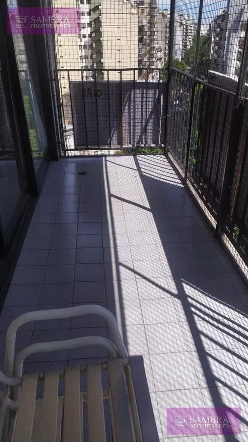 Departamento en Venta de 4 ambientes con Baulera. Balcon al Frente sobre Avenida S.Fe- Barrio Norte 3