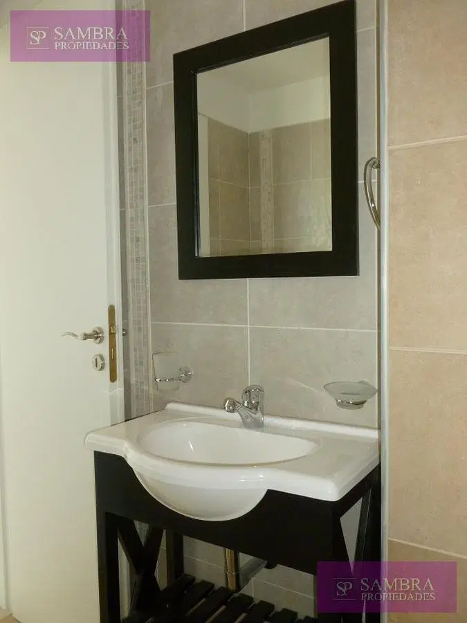 Amplio c/ Pileta, solarium, parrilla y laundry en 15, vista al rio -Cabildo 3400 8