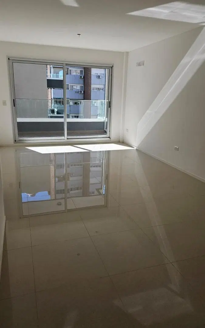 Departamento 4 Ambientes con Dependencia y Cochera 2