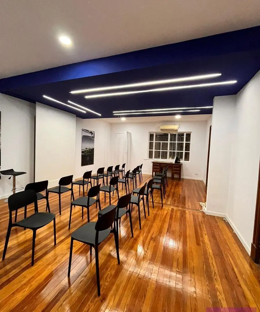Oficina en Excelente estado con o sin muebles 4