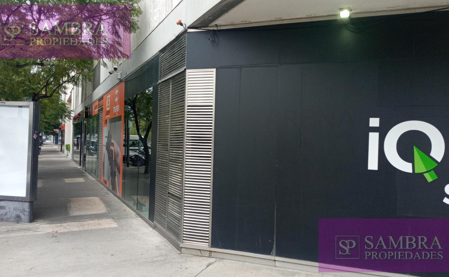 Foto de Local en Esquina en Forum Puerto Madero, 440m2, imagen 3