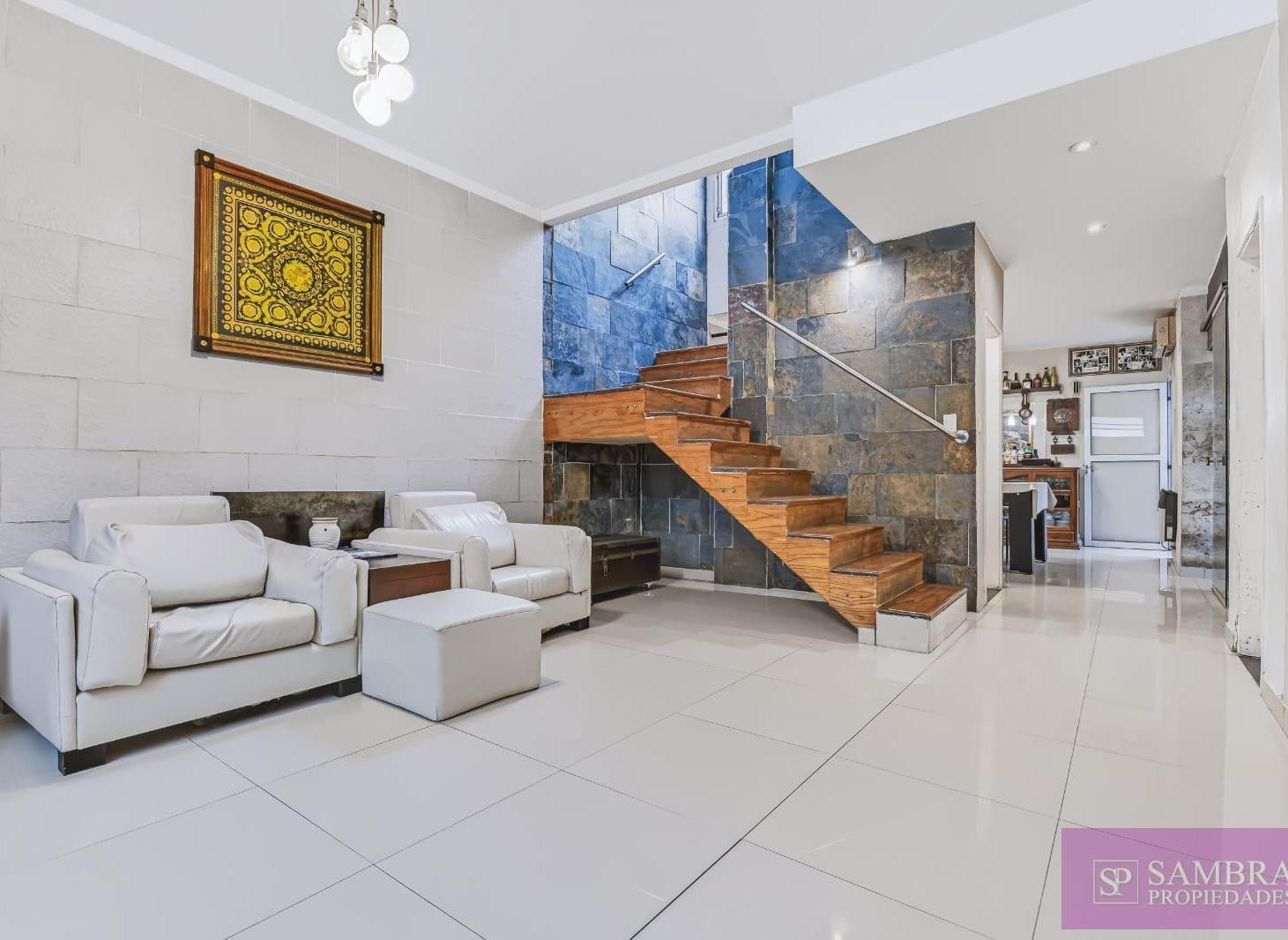 Foto de Espectacular PH tipo casa con cochera, pileta y un exclusivo loft en el, imagen 1