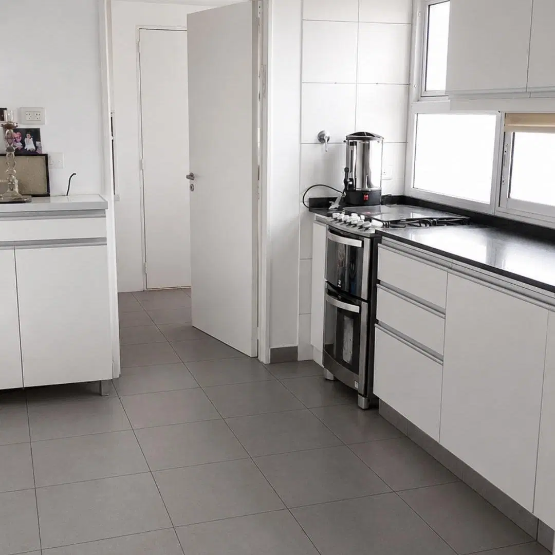 Venta 4 AMB c dep en barracas edificio colores Isabel l católica y Suárez . Excelente estado 8