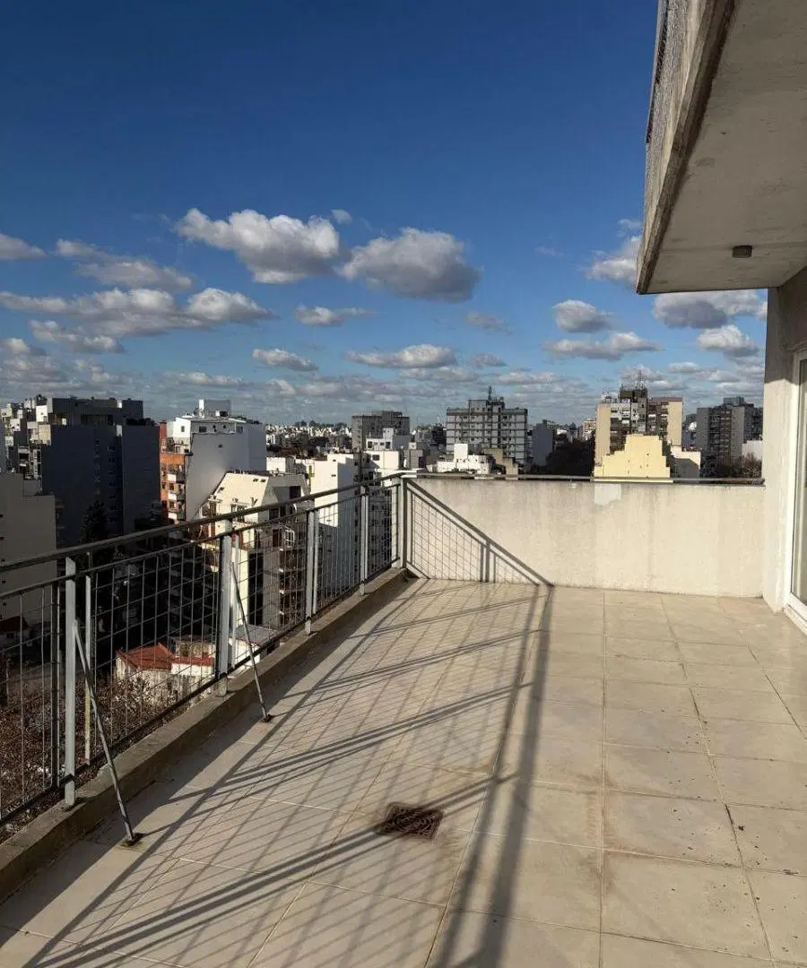 Venta 2 ambientes con terraza y cochera fija 4