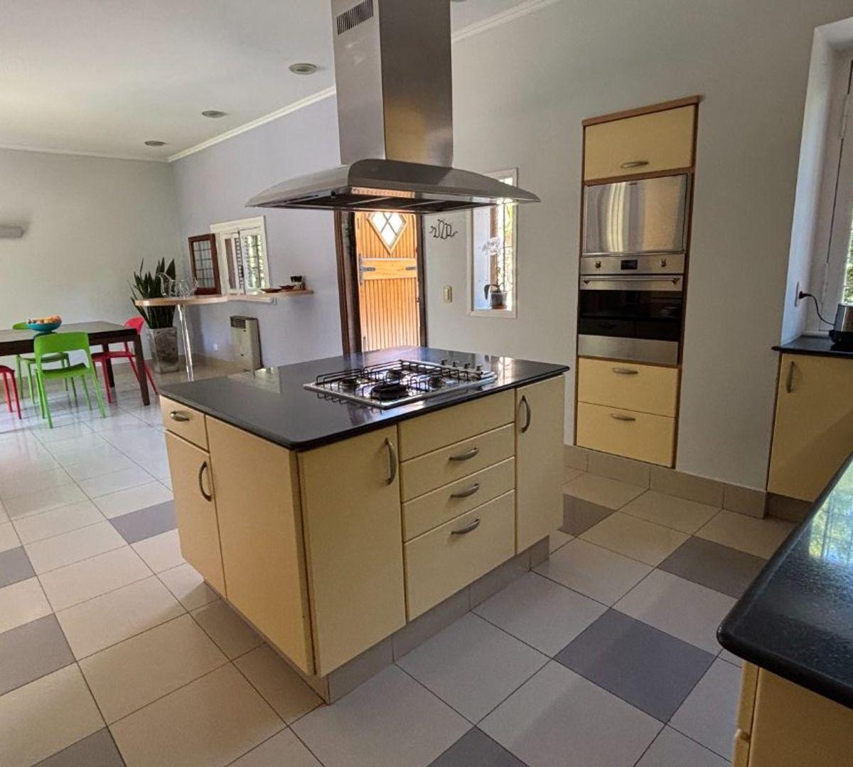 Casa,7 Amb. San Isidro, B. aguirre, Pileta, Gran Parque 3