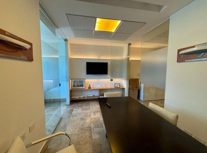 Venta Oficina Comercial 95m² Boulogne, San Isidro 1