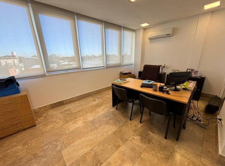 Venta Oficina Comercial 95m² Boulogne, San Isidro 2