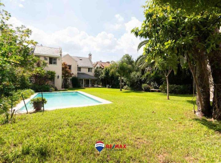 Vende casa 4dorm quincho pileta 852m Vicente Lopez 3