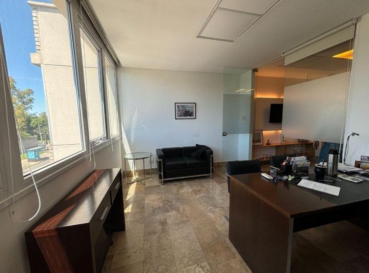 Venta Oficina Comercial 95m² Boulogne, San Isidro 1