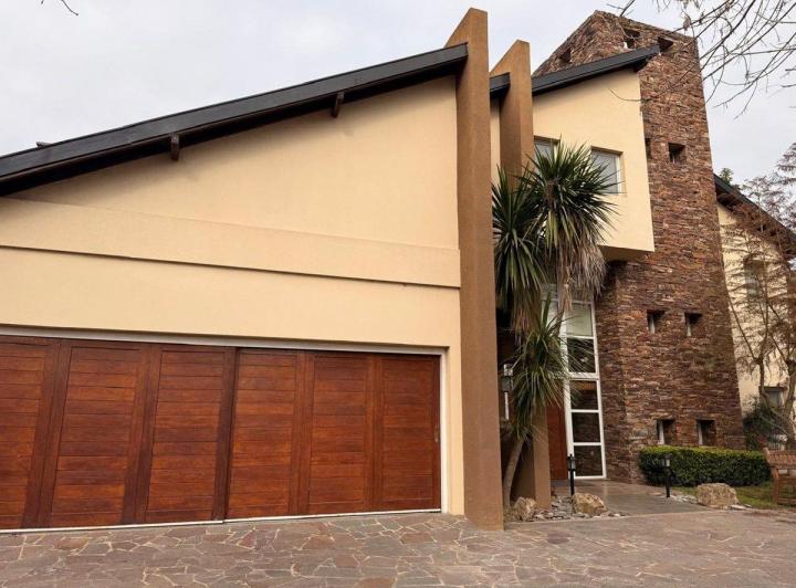 ALQUILER CASA CON PILETA EN CAMPOS DE ALVAREZ 3