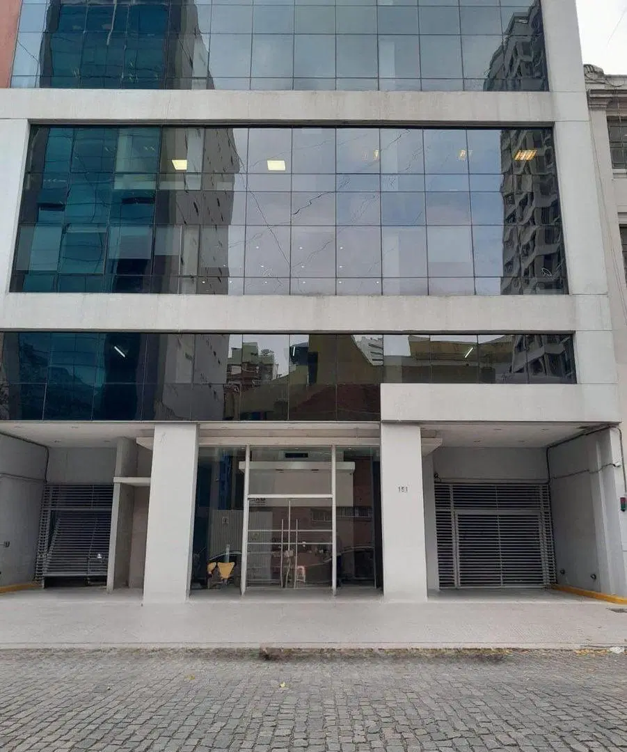 Oficina en Edificio Corporativo 5