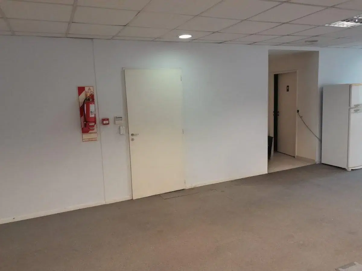 Oficina en Edificio Corporativo 4