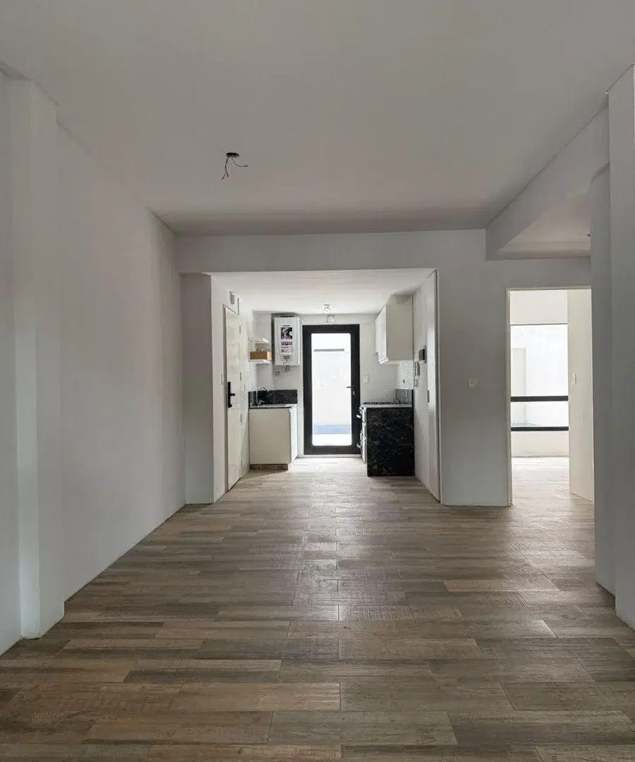 DEPARTAMENTO 3 AMBIENTES CON  PATIO Y BALCON 2