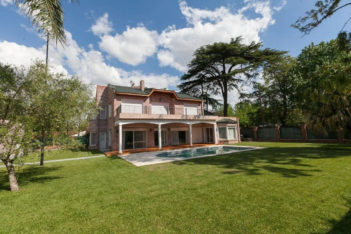 DESTACADA CASA EN LAS LOMAS DE SAN ISIDRO 5