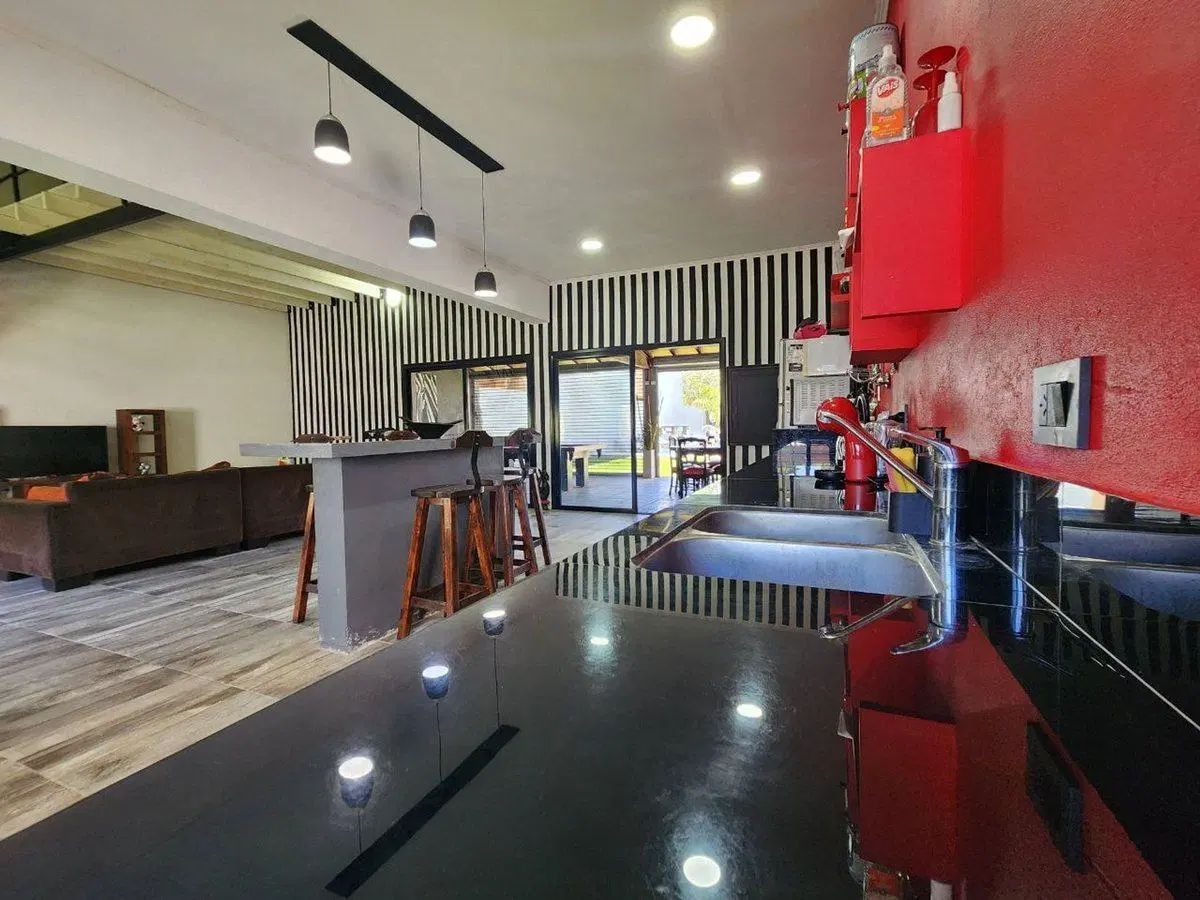 Casa 3 Ambientes Venta U$S 100.000 y cuota PERMUTA 4