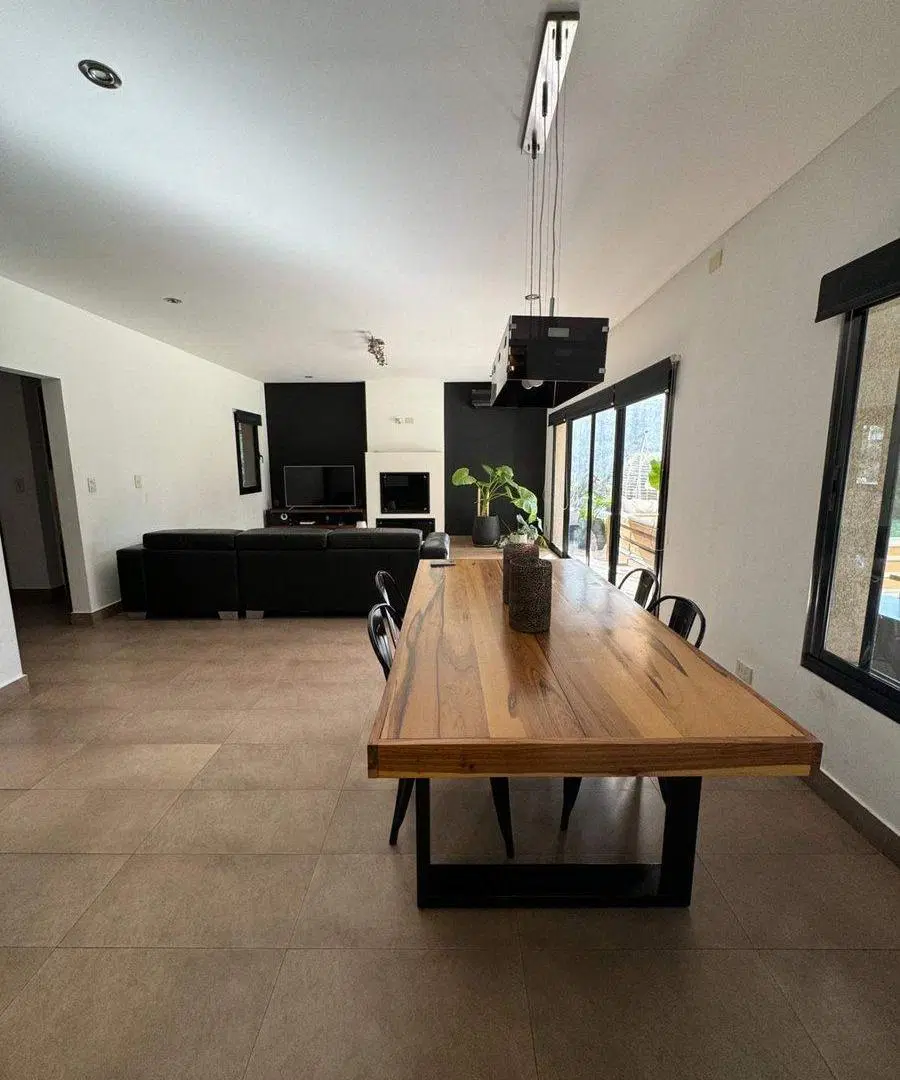 CASA EN VENTA 5 AMBIENTES EN ALTOS DEL SOL 2