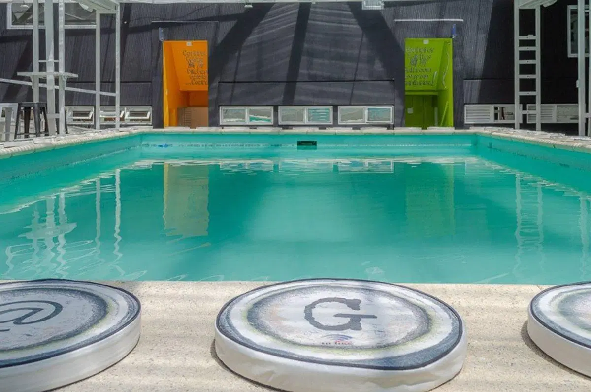 Oficina/Salón de Eventos Piscina 520 mts. Pileta! 5