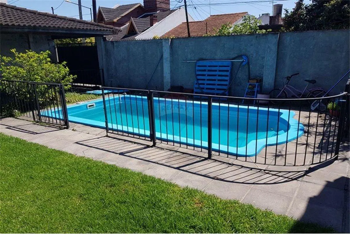 CASA 5 AMBIENTES EN VENTA VILLA ADELINA CON JARDIN 2