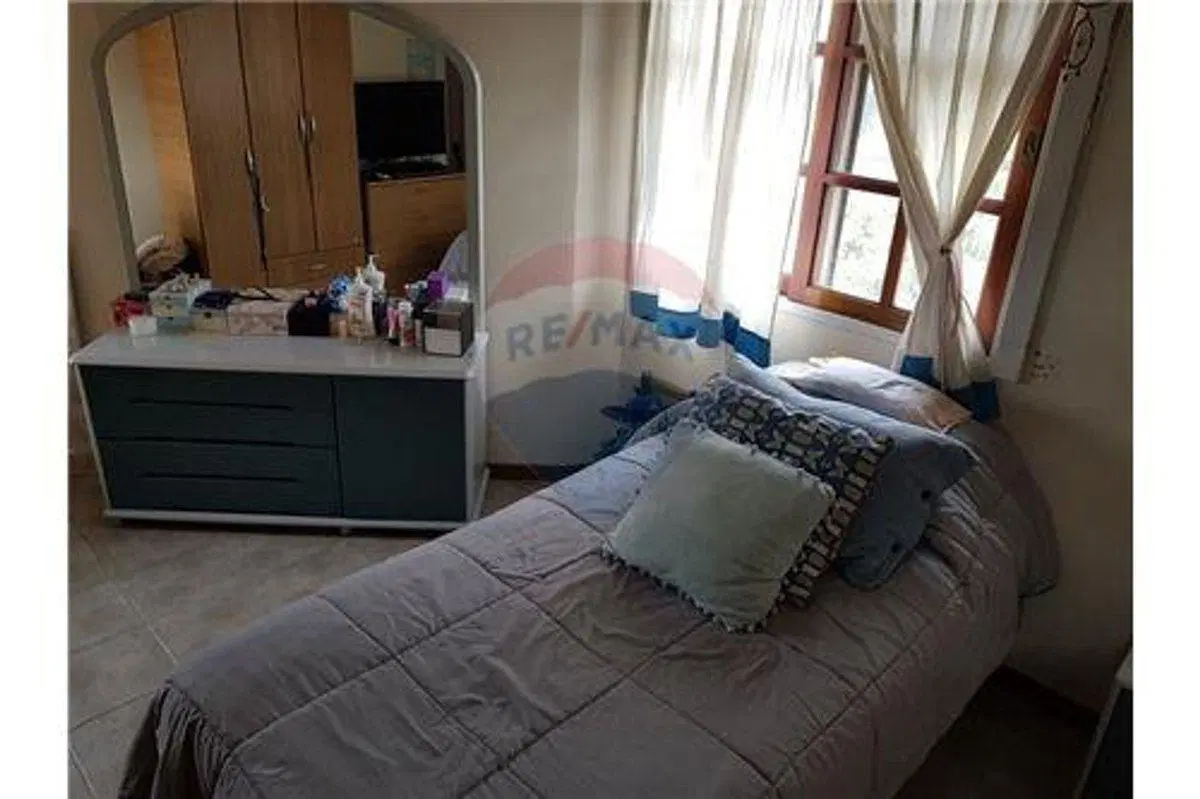 CASA 5 AMBIENTES EN VENTA VILLA ADELINA CON JARDIN 3