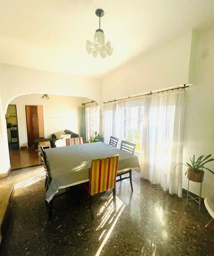 VENTA DE CASA 5 DORMITORIOS EN CIUDADELA 4