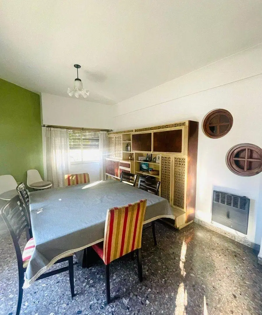 VENTA DE CASA 5 DORMITORIOS EN CIUDADELA 5