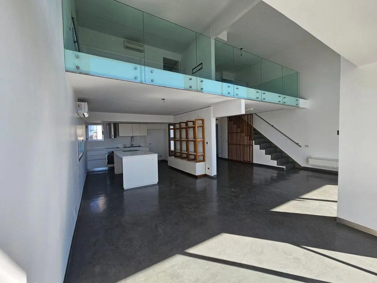 VENTA DUPLEX 3 AMB TERRAZA PISO ALTO COCHERA 5