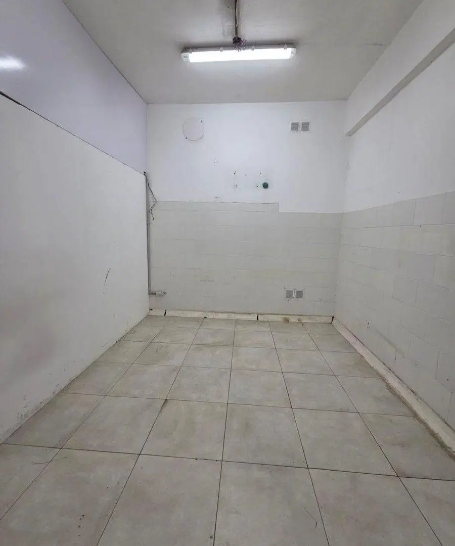 Deposito en venta en Olivos con vivienda, oficinas 2