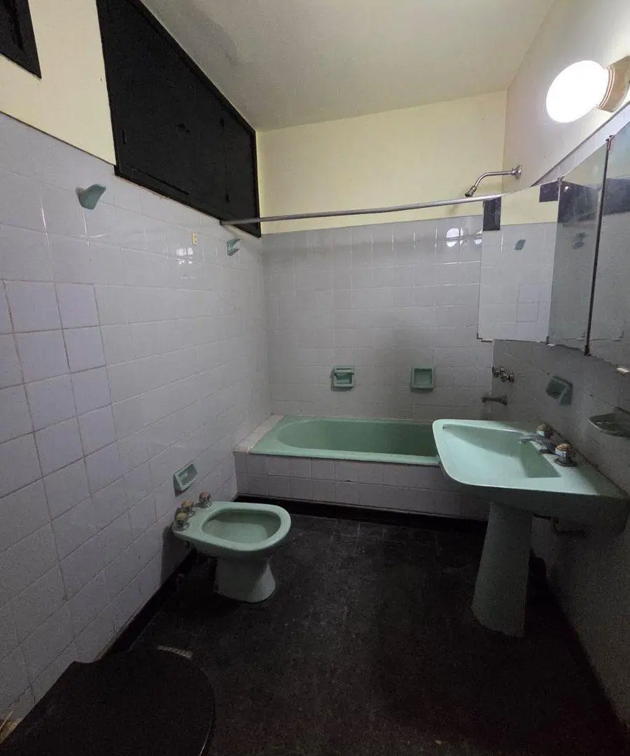 Deposito en venta en Olivos con vivienda, oficinas 5
