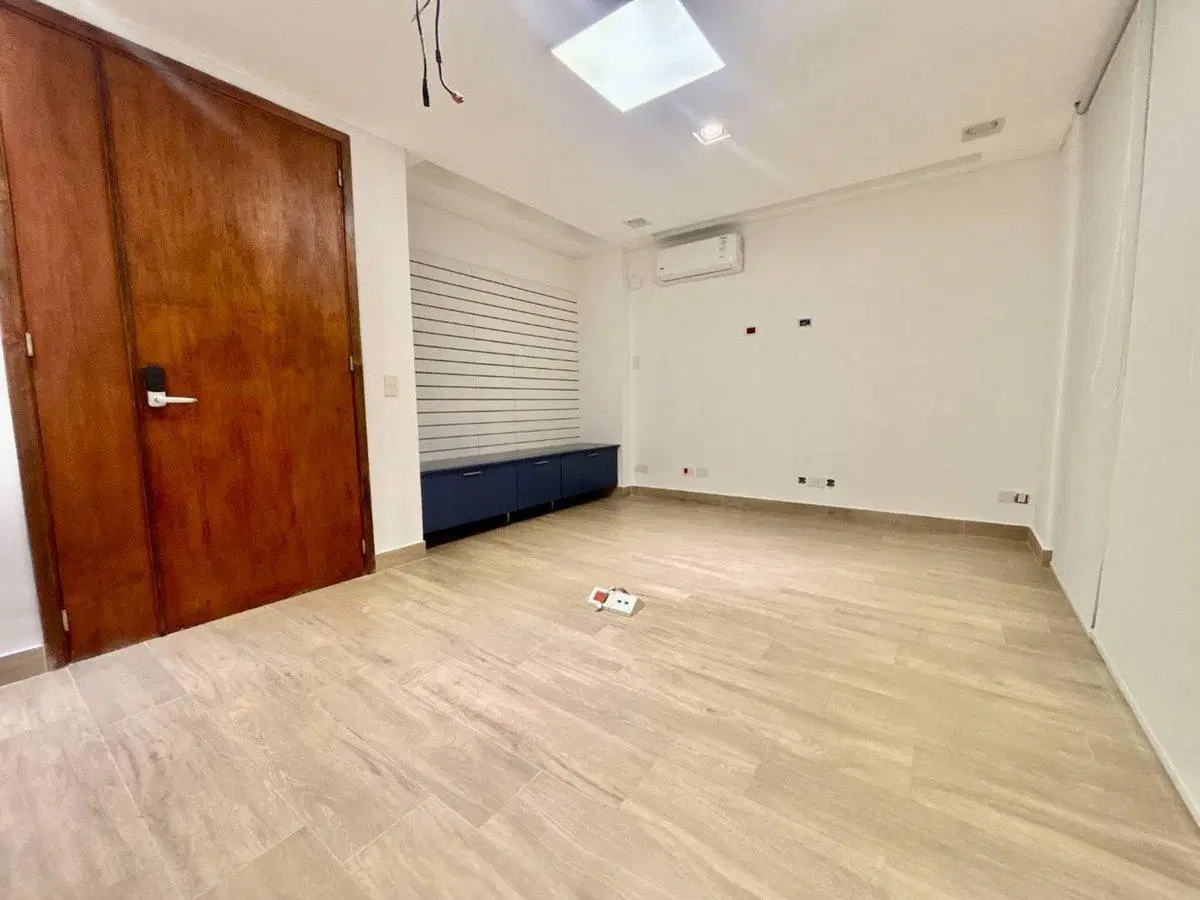 Alquiler de Oficina Comercial 60 m² San Isidro 3