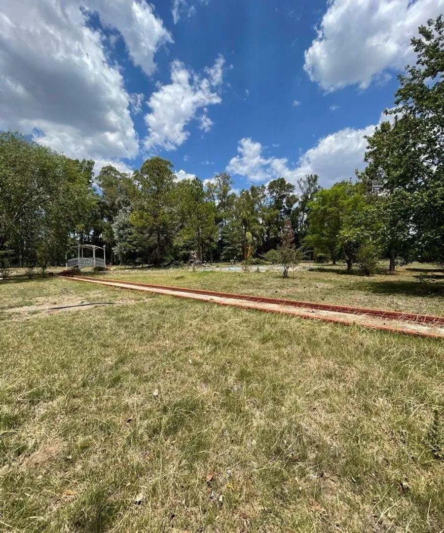 24 Ha sobre Ruta 41  Complejo Comercial renta 2